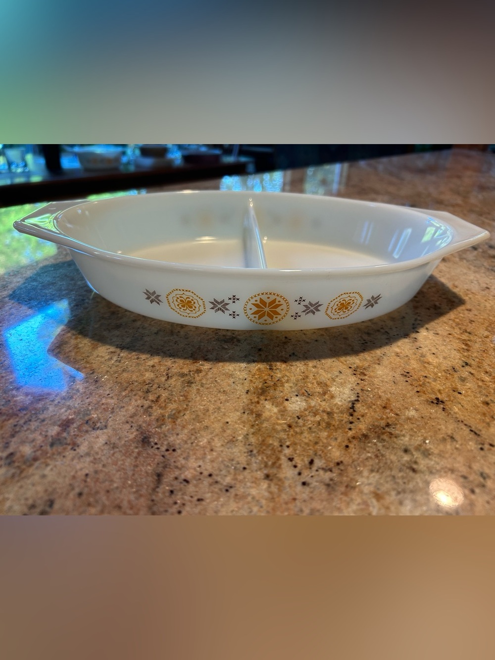 Pyrex Town & Country Divided Dish 8.5x12” 1963 pattern No chips 1.50 Qt